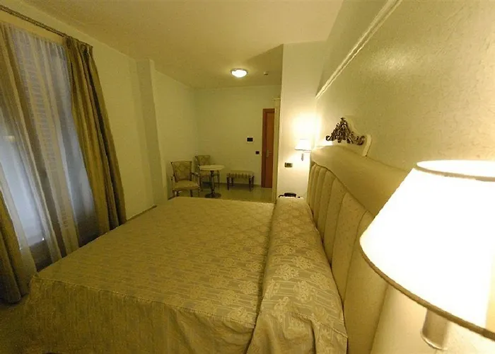 Alba Hotel Torre Lapillo