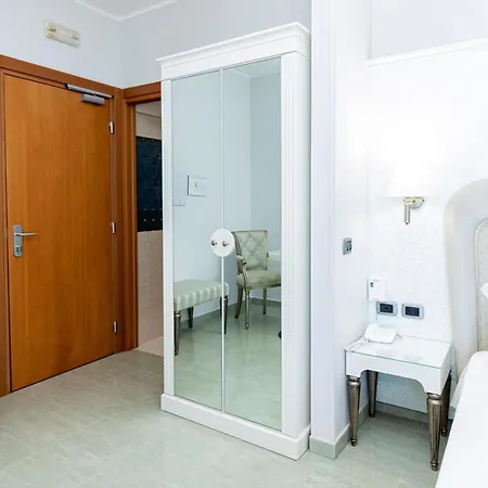Alba Hotel 4*