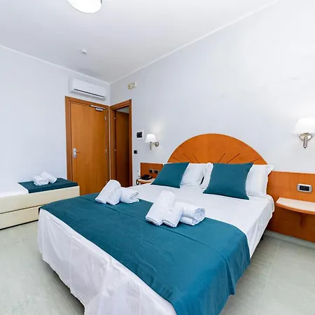 Alba Hotel Torre Lapillo