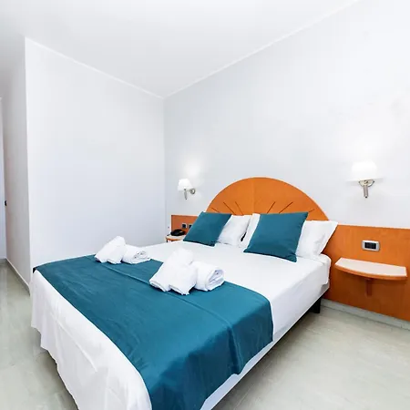 Alba Hotel Torre Lapillo